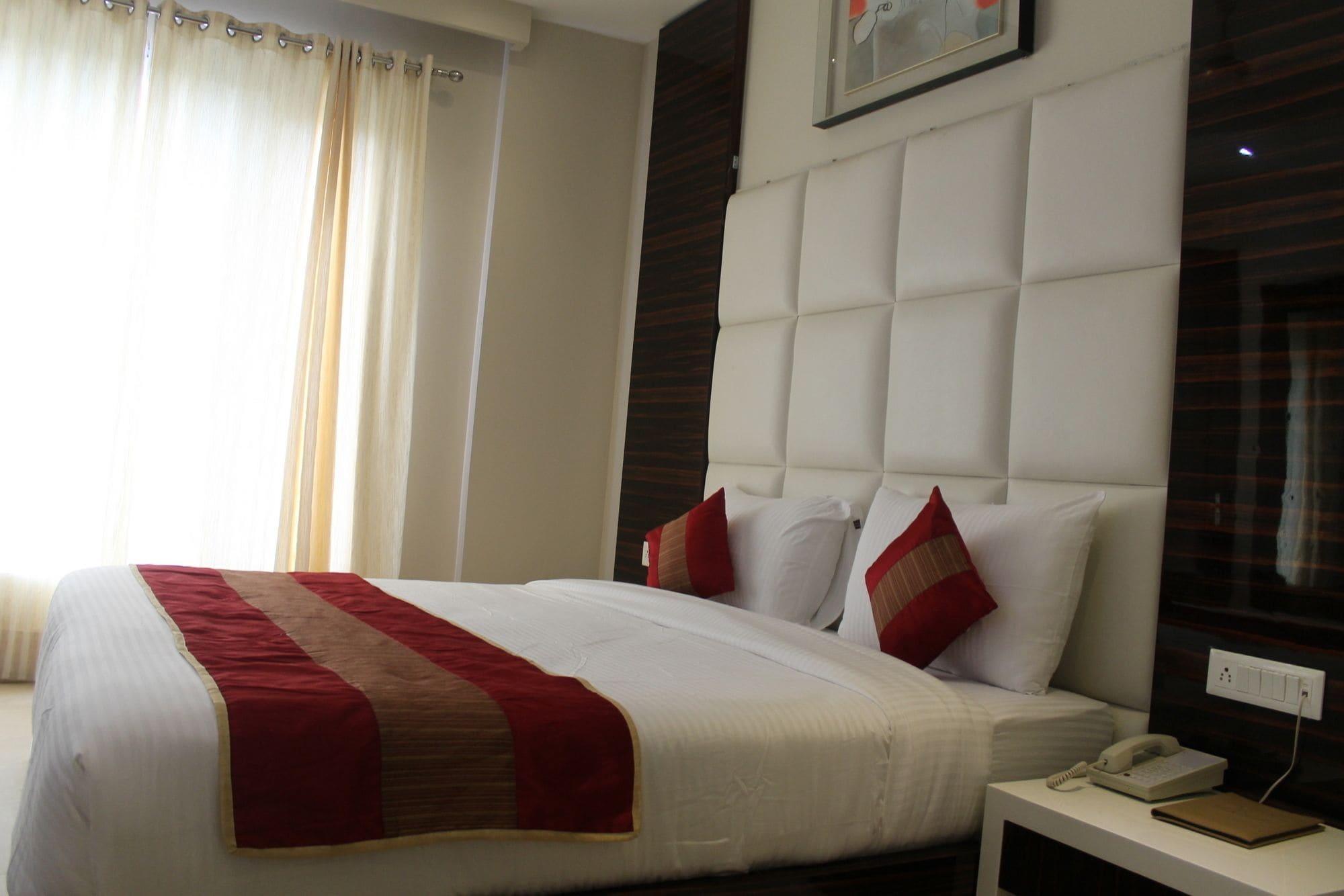 Hotel Gulnar New Delhi Ngoại thất bức ảnh