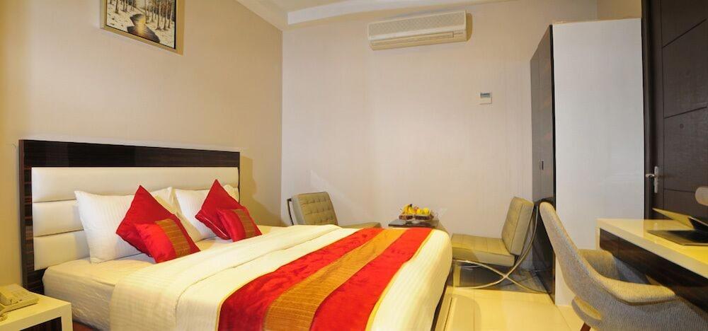 Hotel Gulnar New Delhi Ngoại thất bức ảnh