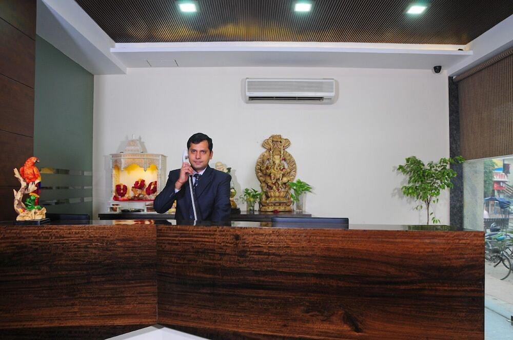 Hotel Gulnar New Delhi Ngoại thất bức ảnh