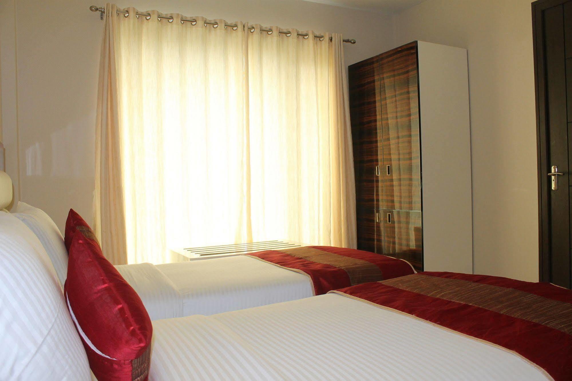 Hotel Gulnar New Delhi Phòng bức ảnh