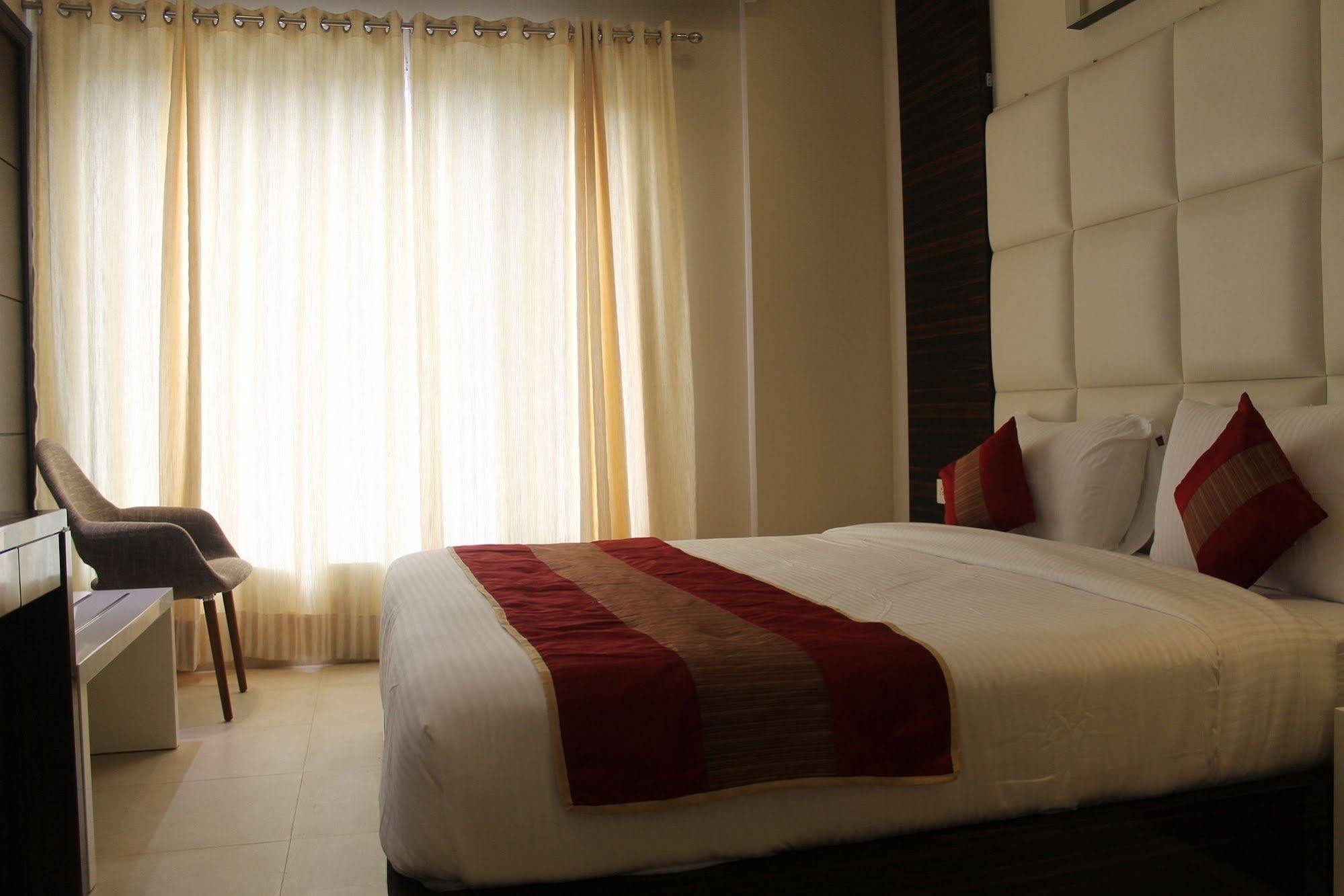 Hotel Gulnar New Delhi Phòng bức ảnh